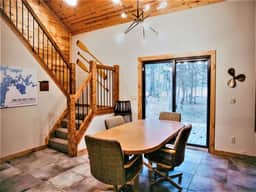 Peace & Pines Hideaway - Image 2