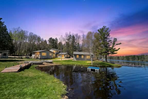 Lakeside Lodging - All 6 Cabins - Image 1