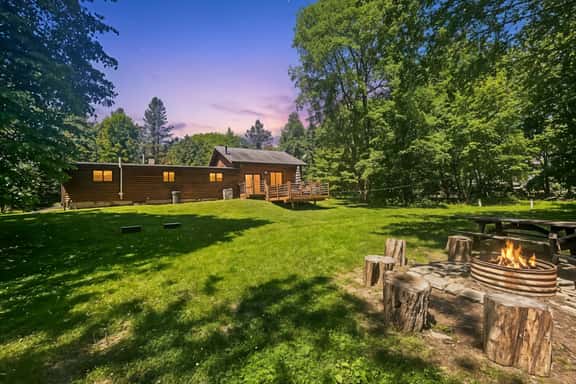 Elk Lodge - Image 1