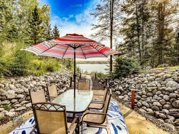 Sunrise Pines Lakeside Escape - Image 4