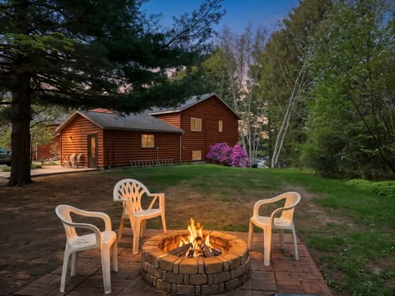 Red Pines - Elk Lake Condo #6 + 6A - Image 2