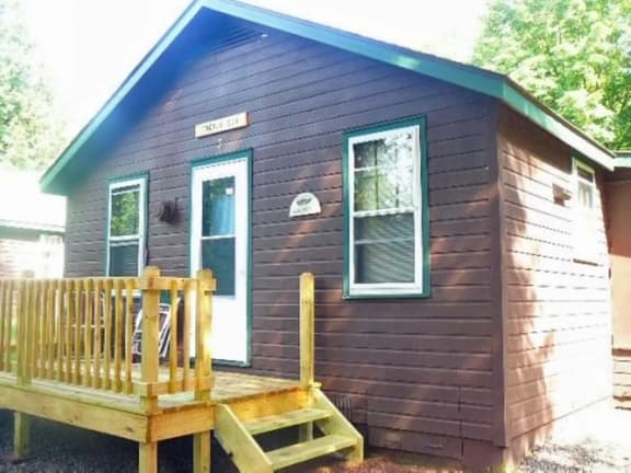 Thunderhead Lodge - Cabin 2 · Fish Crib - Image 1