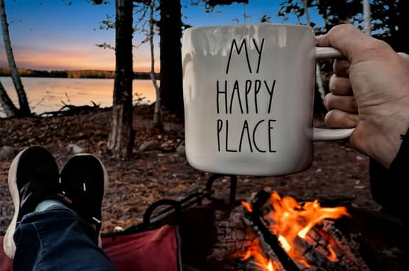 Peace & Pines Hideaway - Image 1