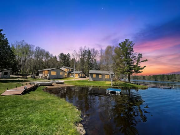 Lakeside Lodging - All 6 Cabins - Image 1
