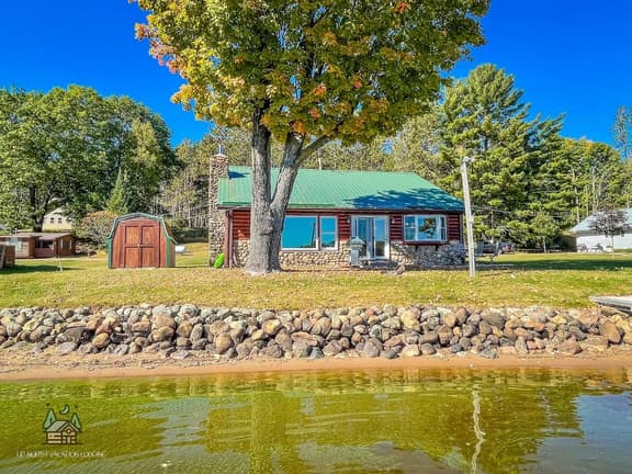 Pike Shores Lakeside Getaway - Image 1